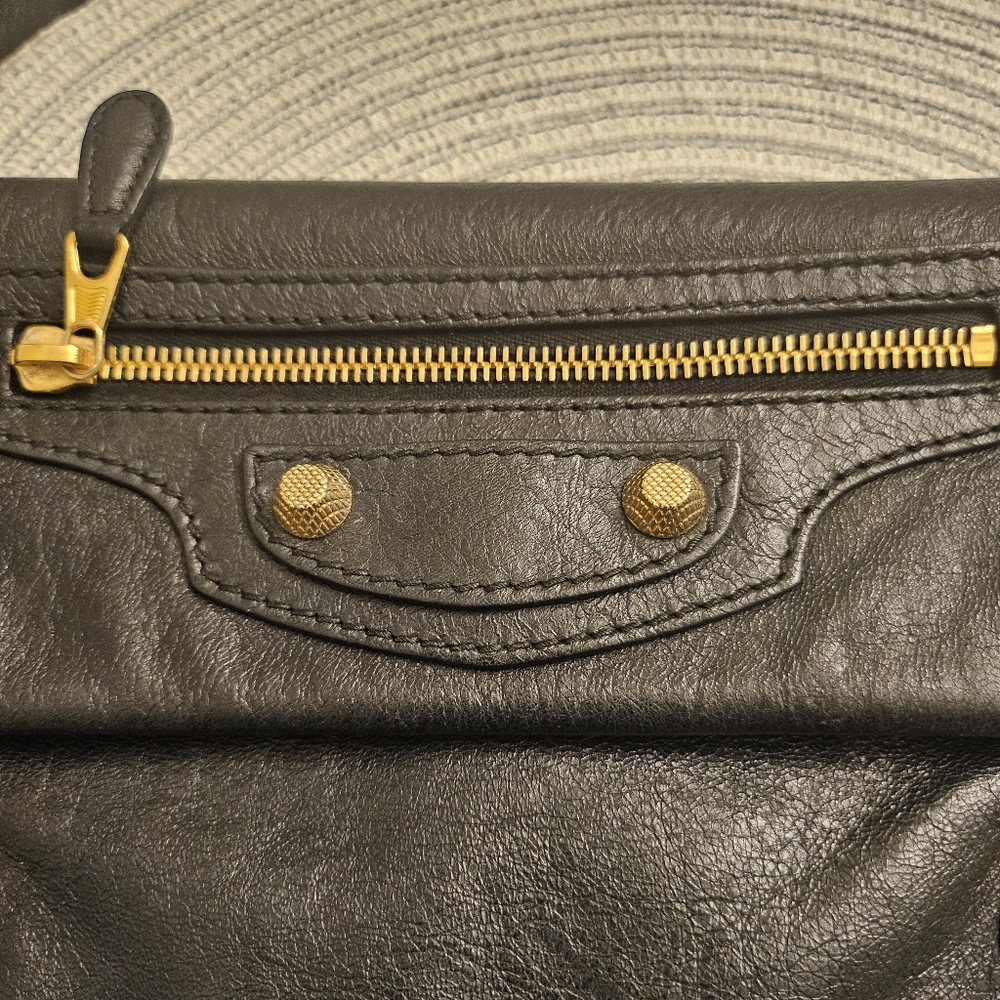 Balenciaga Classic Envelope Clutch Black Arena Leather Gold Hardware - Picture 5 of 16